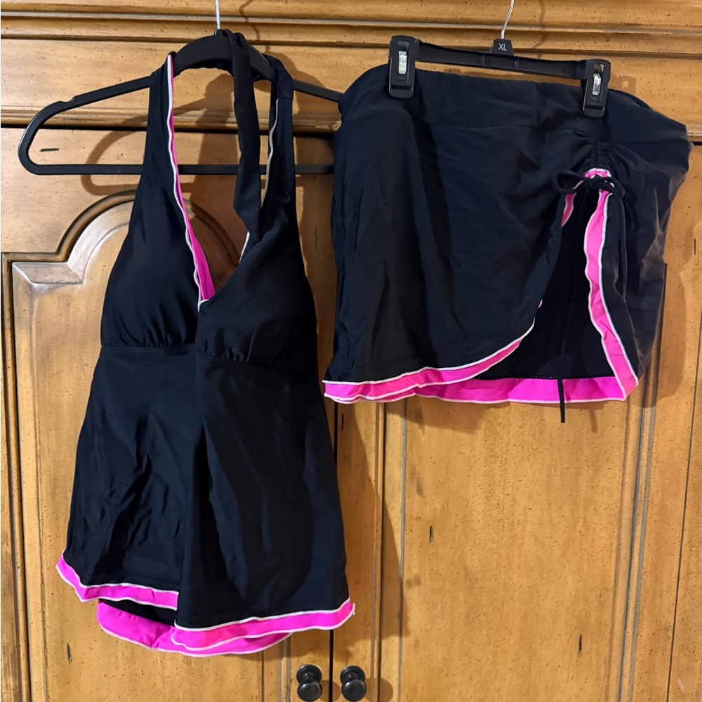 Black and Pink Women's Swim Set